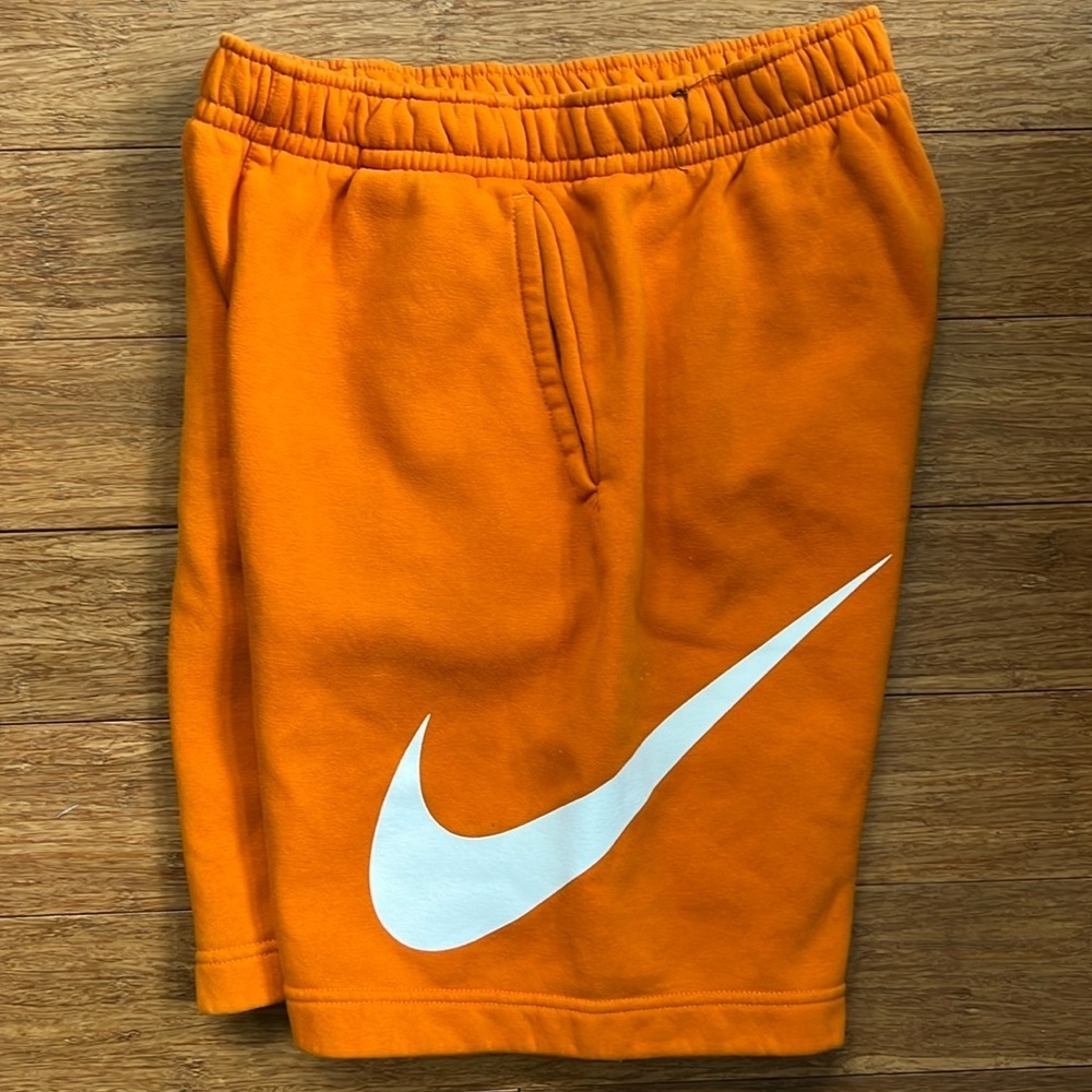 NIKE Men’s Orange Fleece 9” Inseam Sz Small